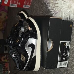 Jordan 1 Mid Kid Sneakers